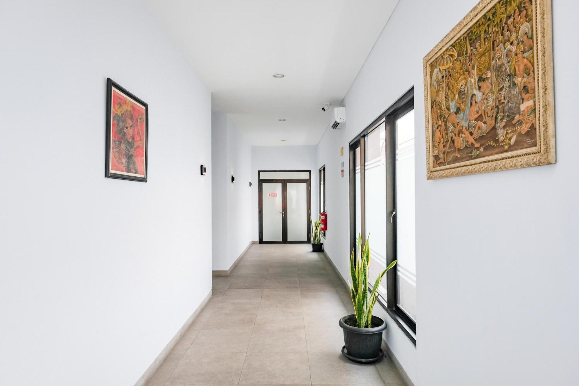 Sans Hotel Rajawali Surabaya By Reddoorz Krembangan Exterior foto