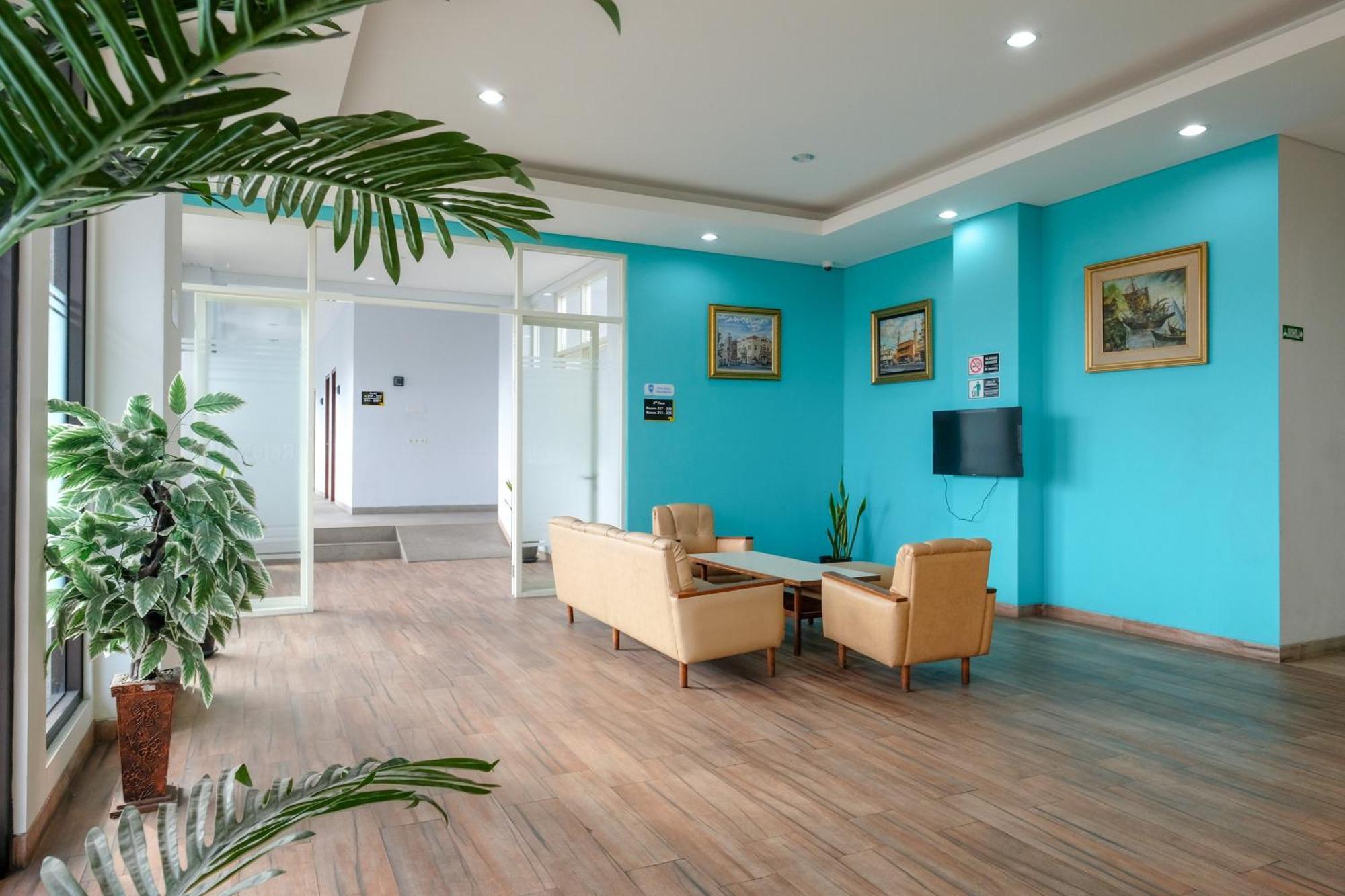 Sans Hotel Rajawali Surabaya By Reddoorz Krembangan Exterior foto