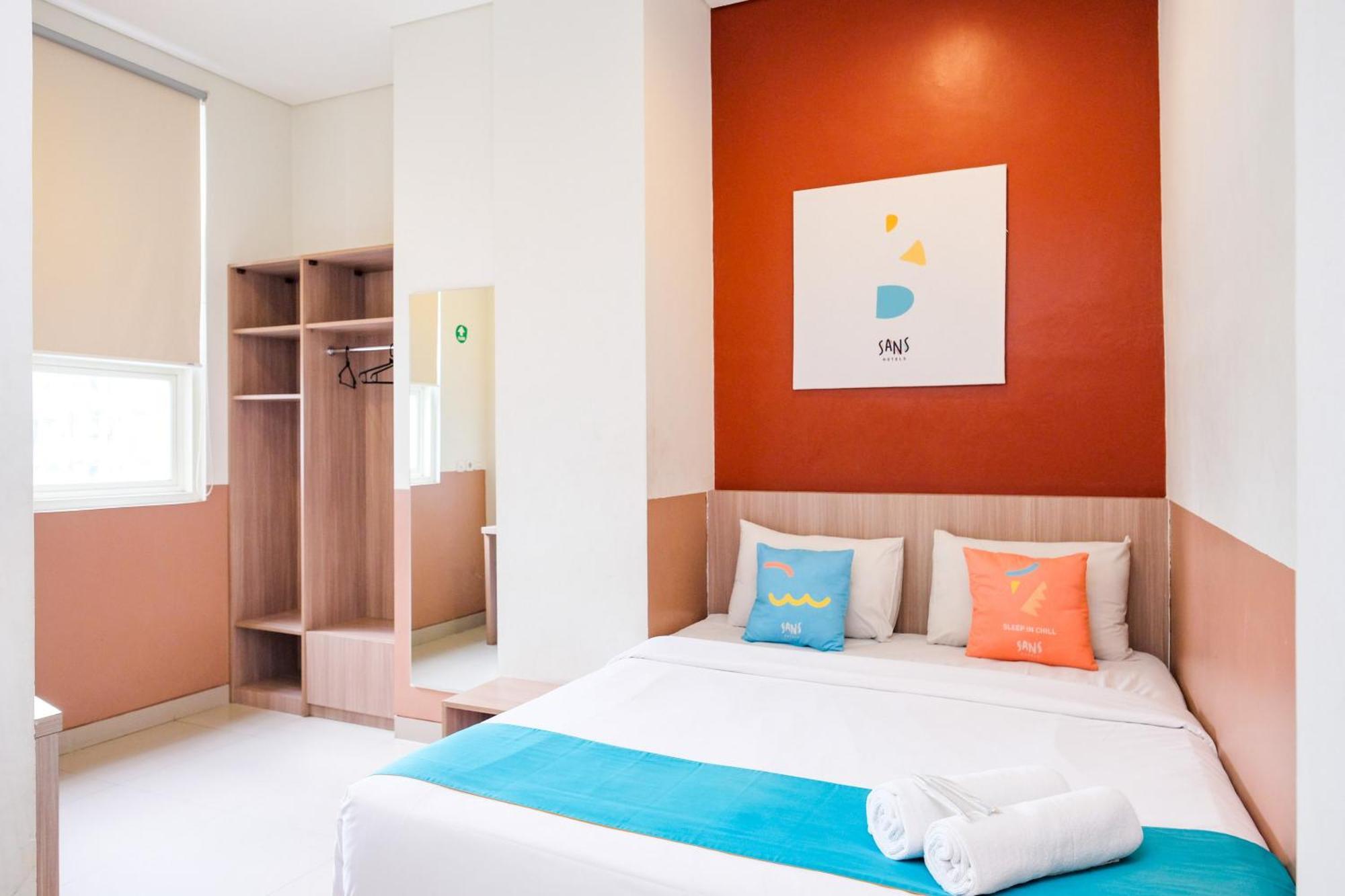 Sans Hotel Rajawali Surabaya By Reddoorz Krembangan Exterior foto